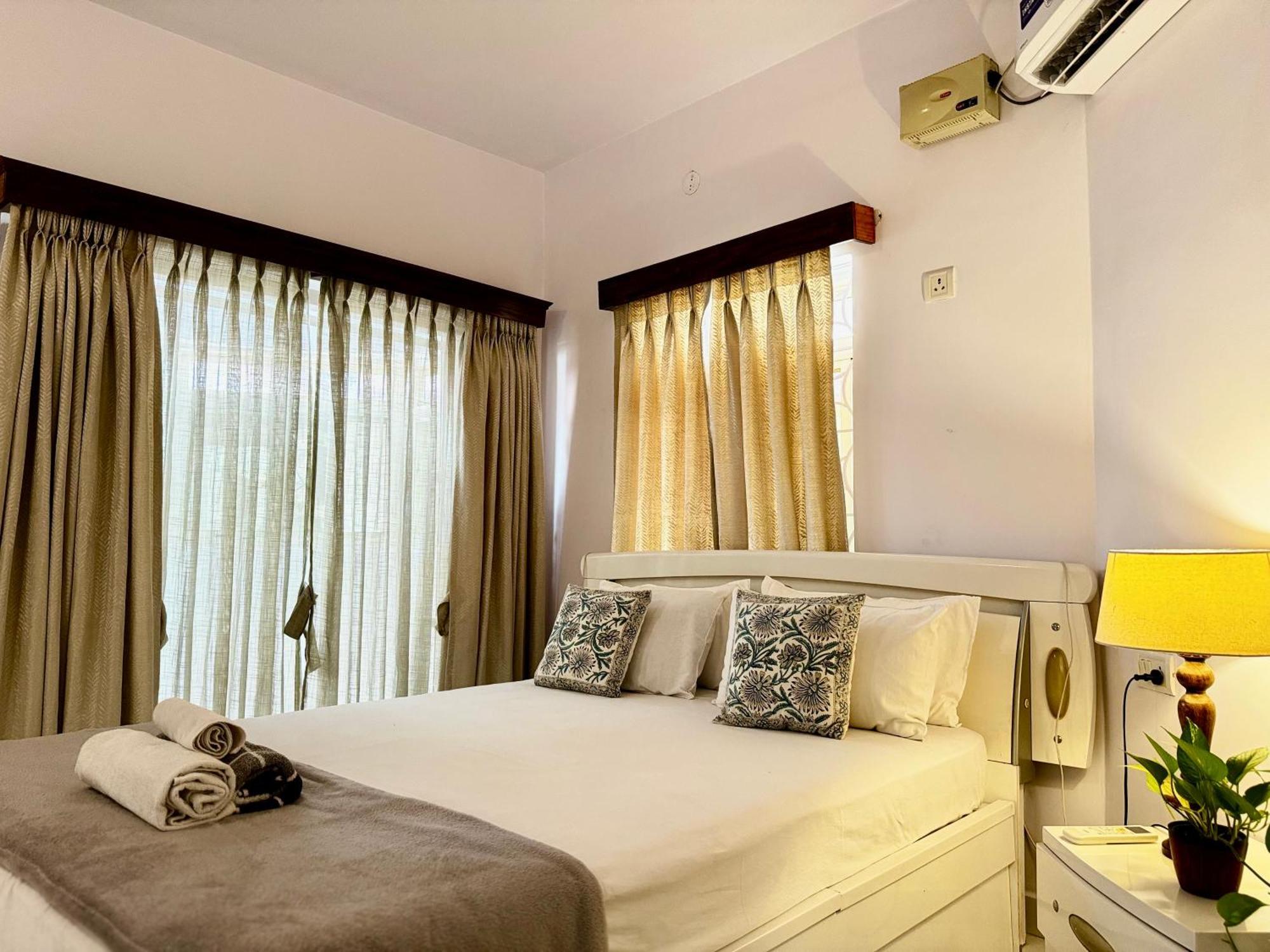 Villa By The Beach Goa บีนอลิม ภายนอก รูปภาพ